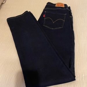 Levi women’s mid rise skinny denim jean